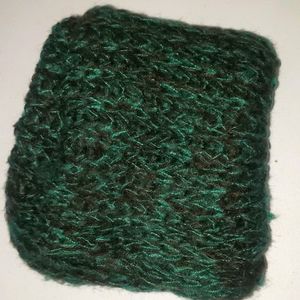 Nitted Scaves green comfy